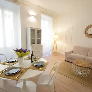 barillerie-cozy-loft-old-nice-sea-front-saleya-massena.fr-provencehotel.com/