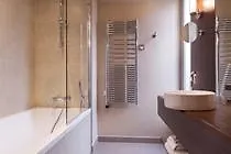 **** Hotel La Bourdonnais Francja